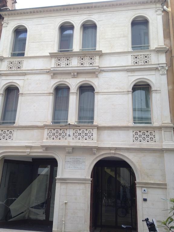 Borgoleoni 18 - Room And Breakfast Ferrara Ngoại thất bức ảnh