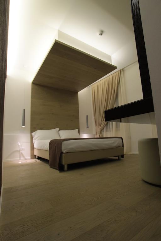 Borgoleoni 18 - Room And Breakfast Ferrara Ngoại thất bức ảnh